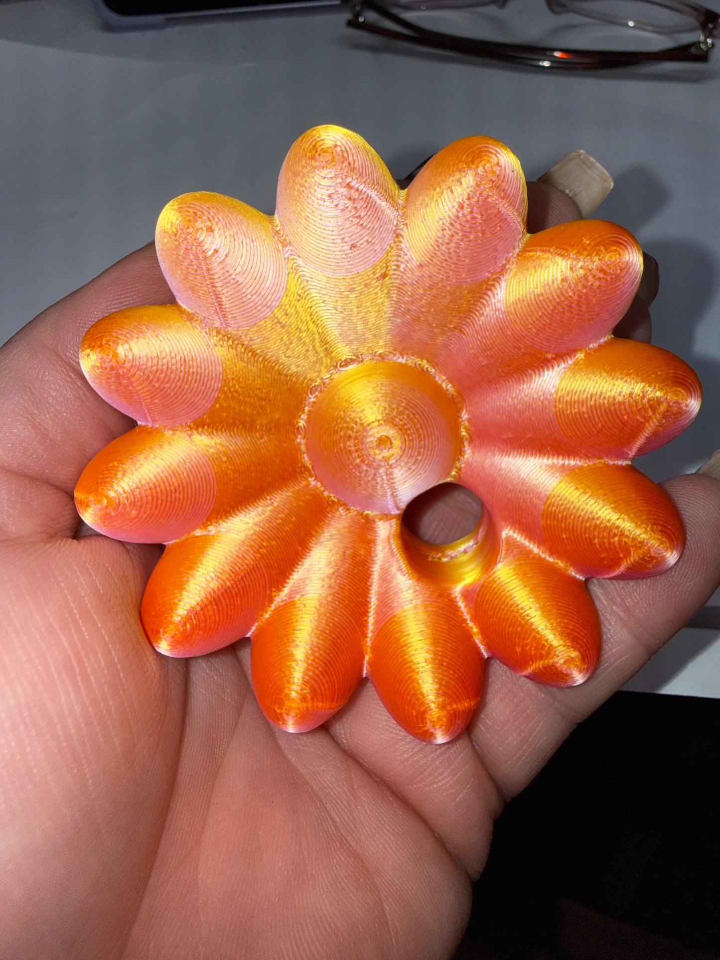 Daisy lid topper