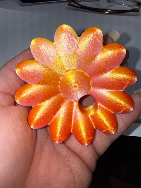 Daisy lid topper
