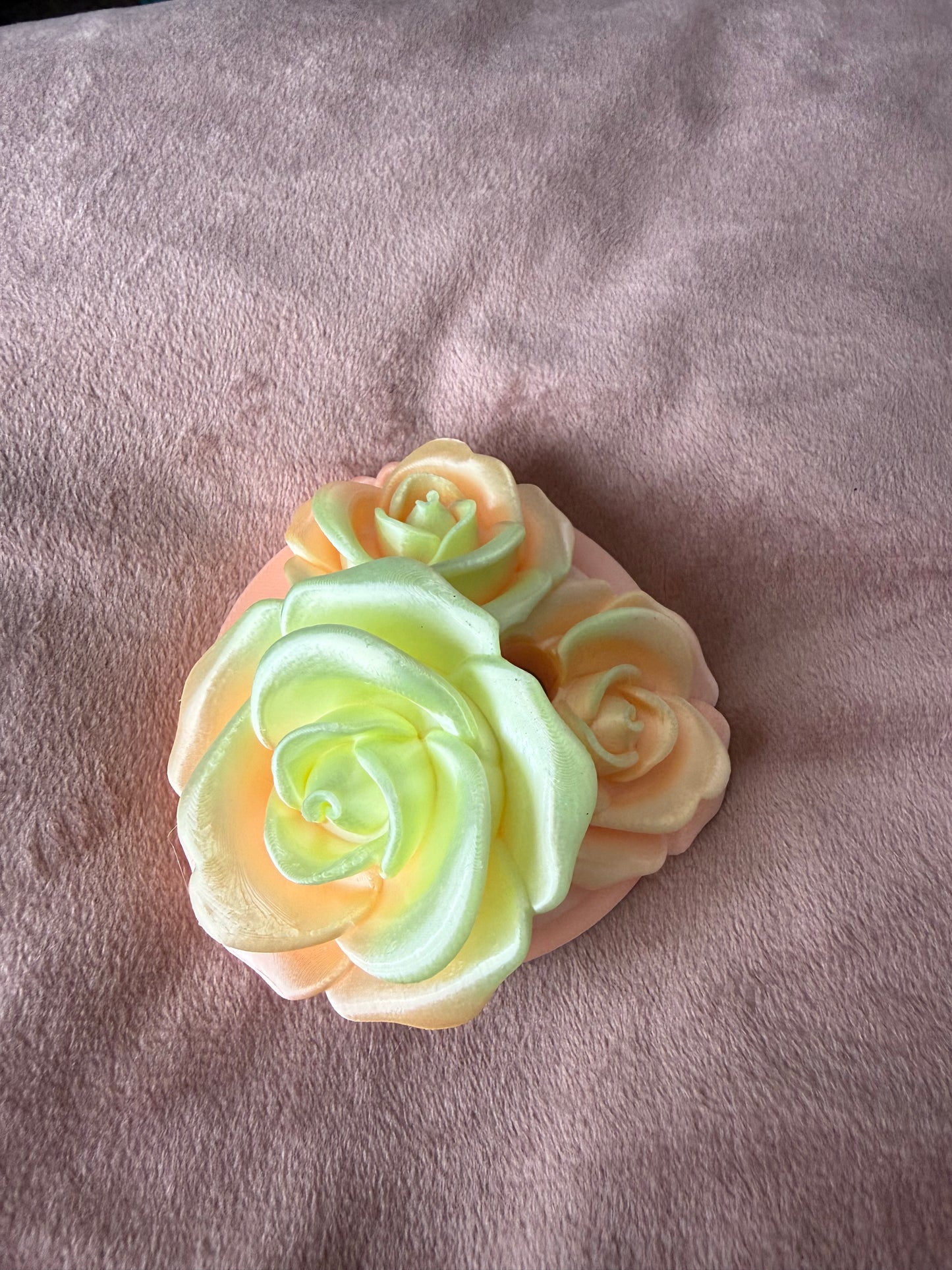 Triple Rose Lid Topper